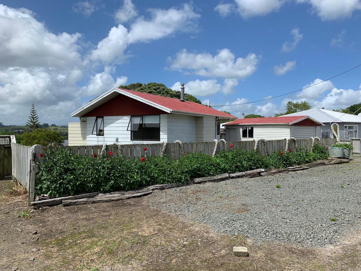 Peaceful Riverfront Cottage In Small Northland Town Te Kopuru Εξωτερικό φωτογραφία